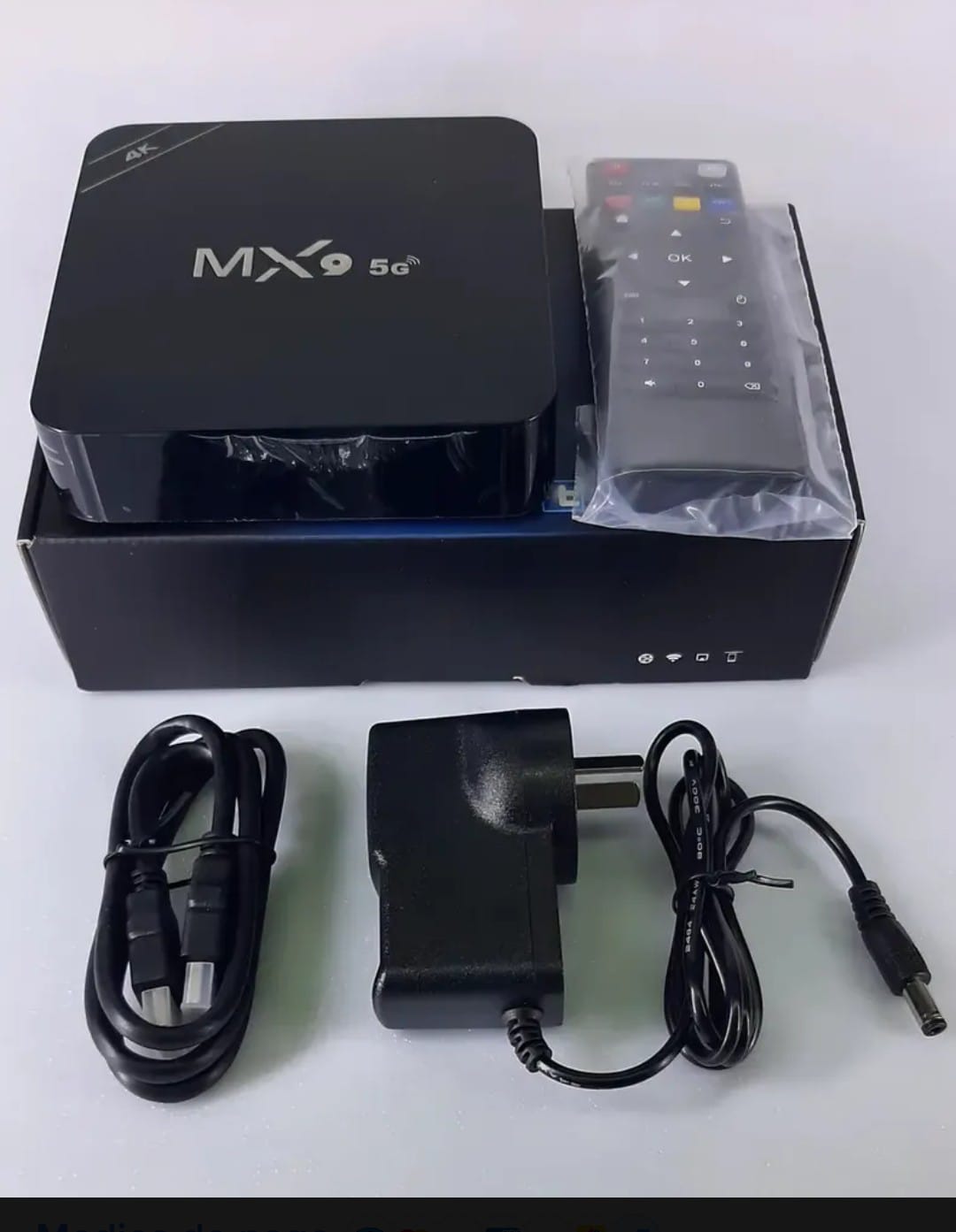 Convertidor Smart TV Box con control remoto y accesorios